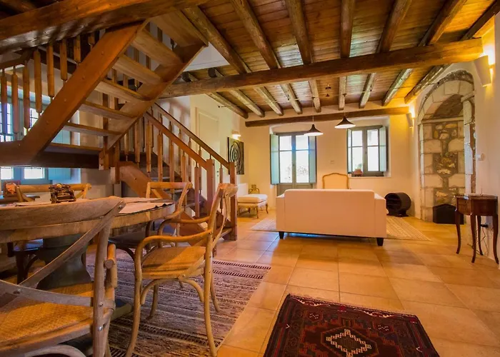 Magoula Villa *