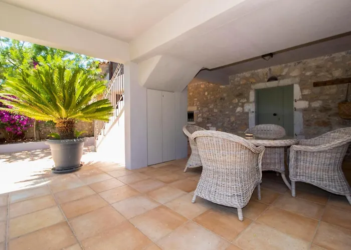 Villa Magoula *